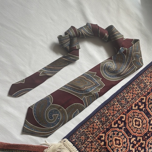 Moore’s “Very” 1980’s Paisley pattern Silk tie - Picture 4 of 8